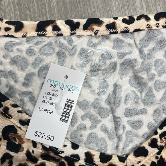 Maurice’s cheers print t shirt - Picture 2 of 3